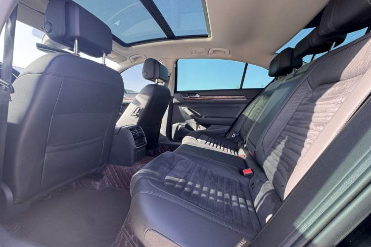 Used Volkswagen Magotan 2017 330TSI DSG Luxury Model
