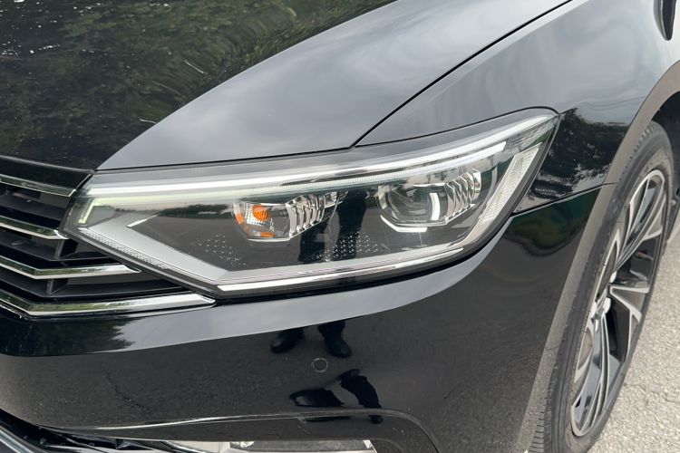 Used Volkswagen Magotan 2021 330TSI DSG 30th Anniversary Edition
