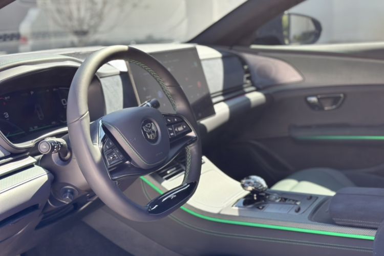 Used BYD Han 2022 EV 610 km All-Wheel-Drive Qianshan Cui Limited Edition
