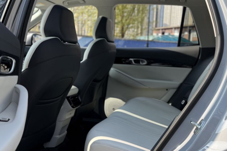 Used  E5 2024 530km Starship Edition
