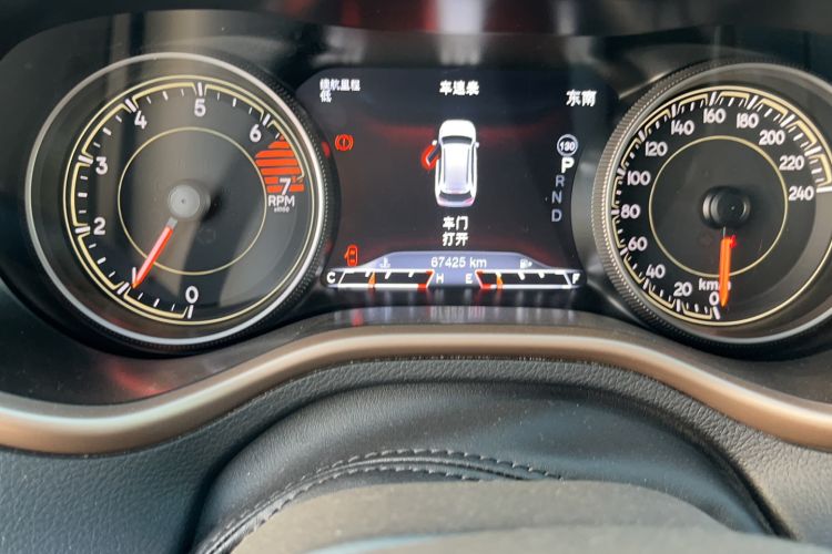 Used  Cherokee 2016 2.4L Leading Smart Version
