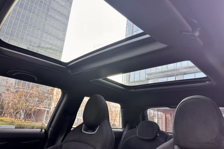 Used  MINI 2018 1.5T COOPER Racing Driver
