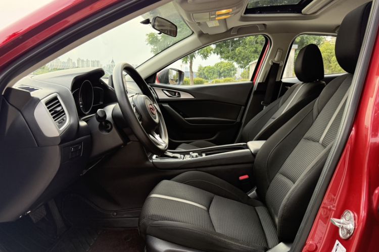 Used Mazda Mazda 3 Axela 2017 Hatchback 1.5L Automatic Luxury Model Emission Standard China V
