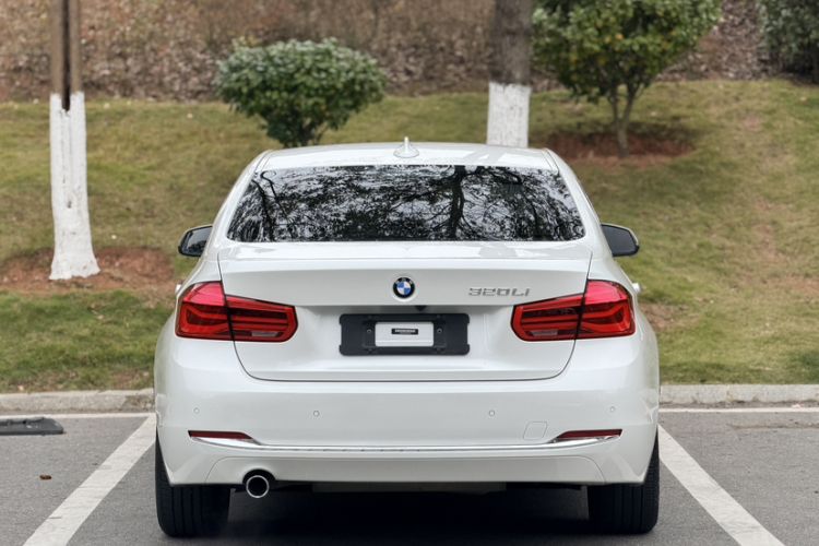 Used BMW 3 Series 2016 320Li Ambition Model
