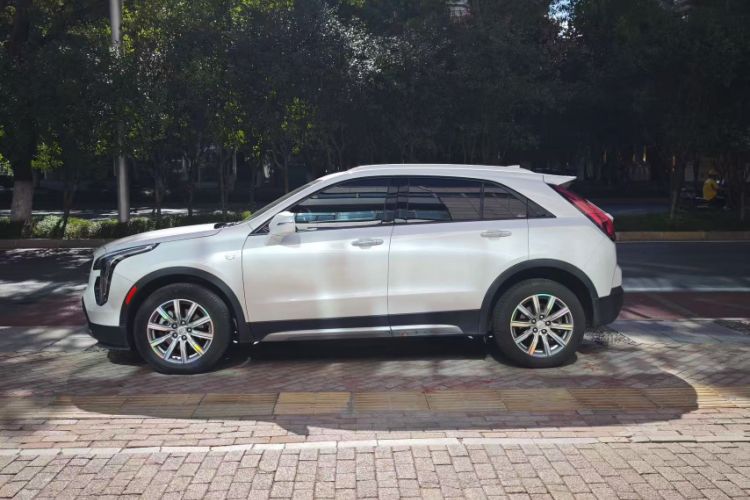 Used Cadillac XT4 2018 28T Two-Wheel Drive Leading Version
