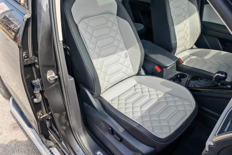 Used Volkswagen Tayron 2023 330TSI Two-Wheel-Drive R-Line High-Energy Version
