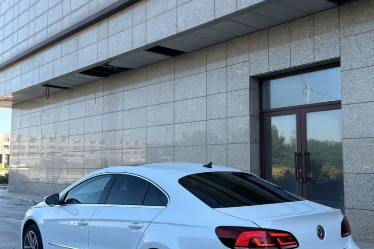 Used Volkswagen FAW-Volkswagen CC 2015 2.0 TSI Luxury Model
