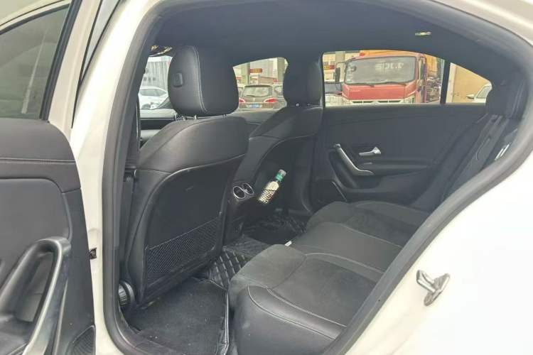 Used Mercedes-Benz A-Class 2022 Second Facelift A 200 L Sport Sedan Fashion Version
