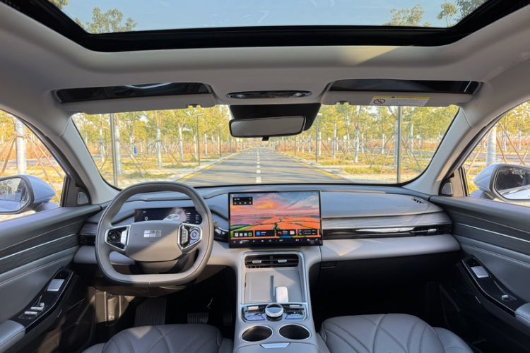 Used  L6 2025 EM-i 140km Starship Edition
