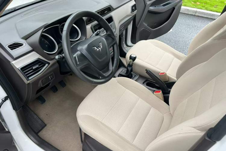 Used Wuling Hongguang 2018 1.5L S Standard Version L2B