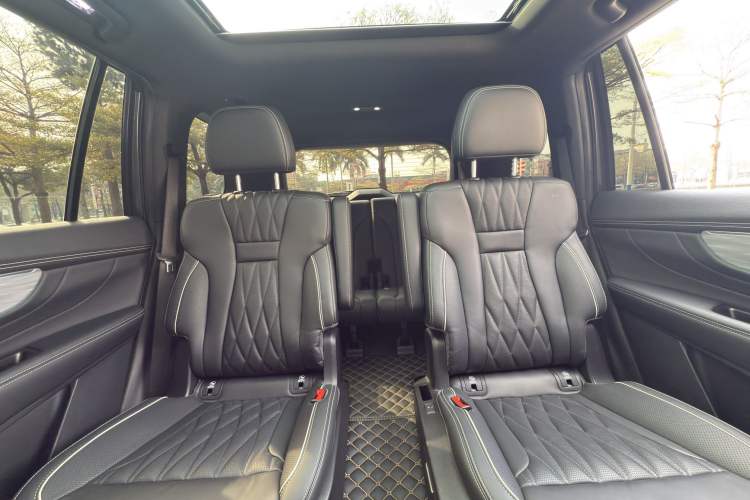 Used GAC Trumpchi GS8 2022 Linghang Series 2.0 TGDI Two-Wheel Drive Luxury Smart Connectivity Version (6 Seats)
