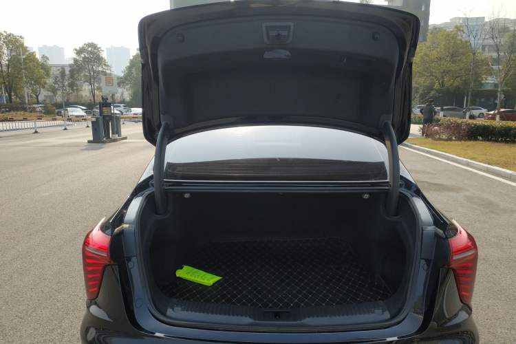 Used Hongqi H5 2023 2.0T Automatic Smart Connect Flagship Edition
