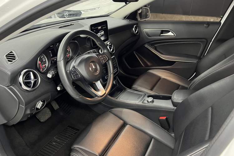 Used Mercedes-Benz GLA 2017 GLA 200 Fashion Model