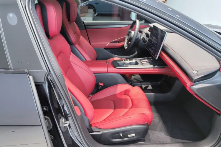 Used  SU7 2024 Rear-Drive Ultra-Long Range Advanced Pro-Level Intelligent Driving Version
