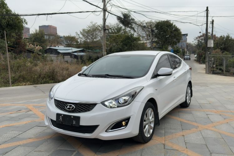 Used Hyundai Elantra 2016 1.6L Automatic Smart Version
