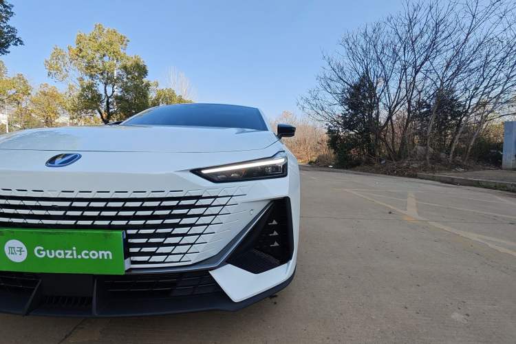 Used Changan UNI-V 2023 1.5T Prestige Model
