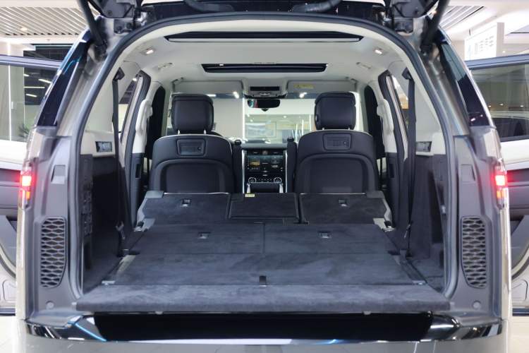 Used Land Rover Discovery 2021 360 PS R-Dynamic HSE