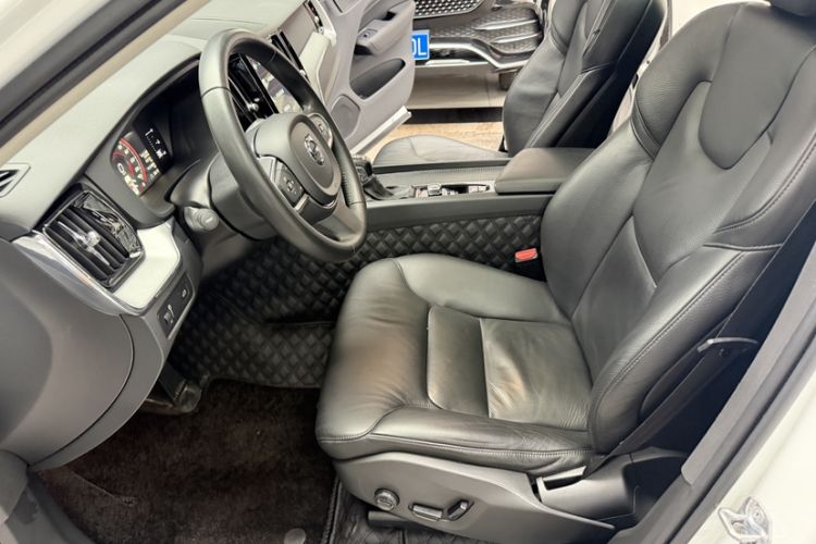 Used Volvo XC60 2019 T5 4x4 Smart Edition China VI Standard