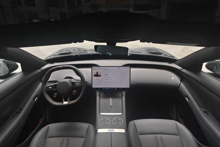 Used  YU7 2025 Ultra-Long Range All-Wheel Drive Pro Version
