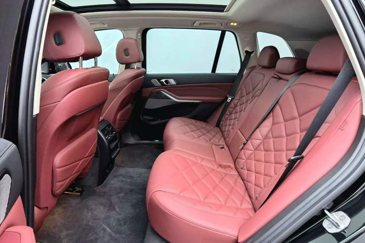 Used BMW X5 2022 xDrive 30Li Luxury M Sport Package
