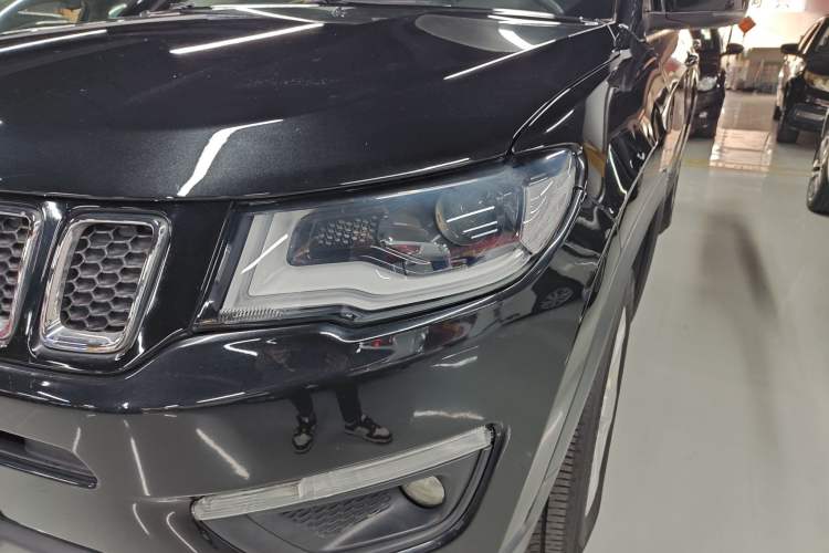 Used  Compass 2017 200T Automatic Family Edition
