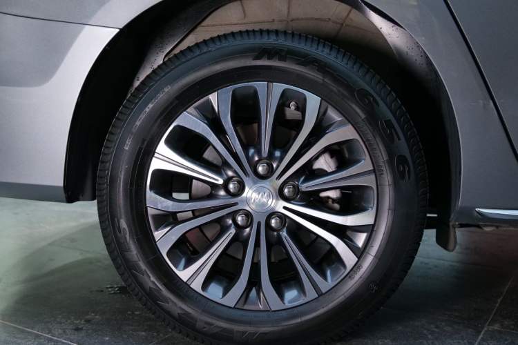 Used Buick GL8 2023 Facelifted Land Cruiser Executive Luxury Version
