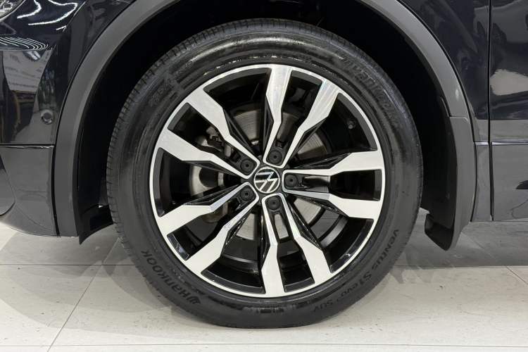 Used Volkswagen Tiguan L 2021 330TSI Automatic Two-Wheel Drive R-Line Flagship Edition
