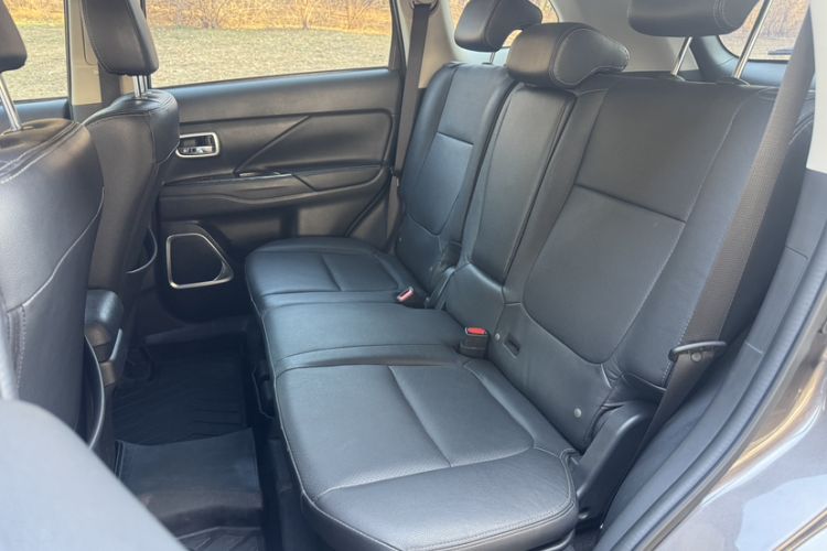 Used Mitsubishi Outlander 2018 2.0L Two-Wheel Drive Glory Edition 5 Seats
