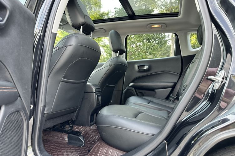 Used  Compass 2019 220T Automatic Family Edition
