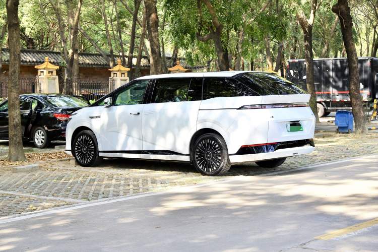 Used XPeng X9 2025 650 Long-Range Max