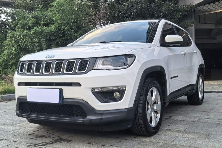 Used  Compass 2019 220T Automatic Family Edition
