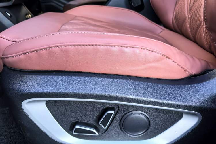 Used Changan CS75 PLUS 2023 3rd Generation 1.5T Automatic Prestige Model
