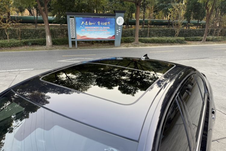 Used BMW 5 Series 2018 Restyled 530Li Leading Edition M Sport Package
