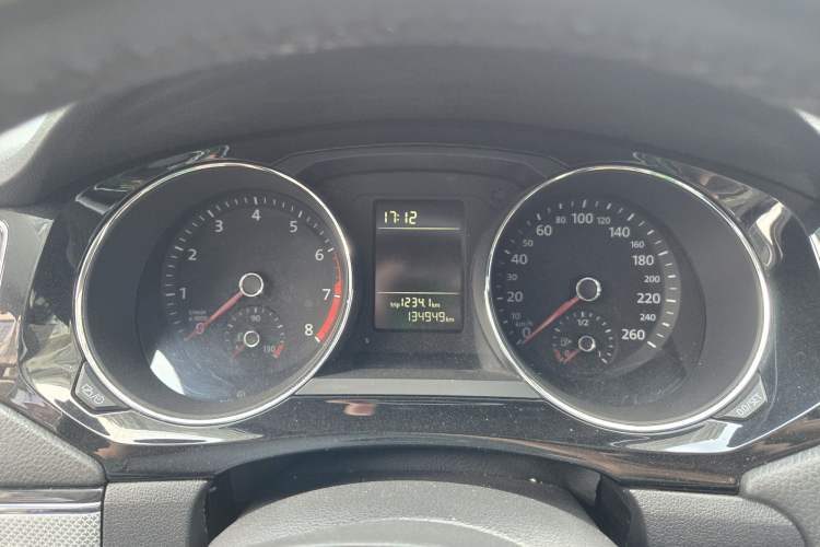 Used Volkswagen Sagitar 2017 230TSI Automatic Comfort Version
