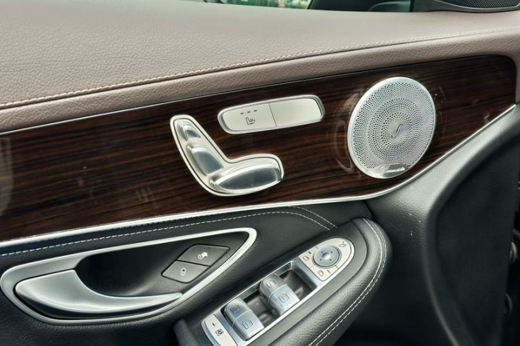 Used Mercedes-Benz GLC 2017 GLC 260 4MATIC Luxury Model
