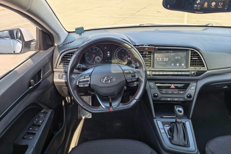 Used Hyundai Elantra 2016 1.4T Dual-Clutch Xuan Dong · Dynamic Version