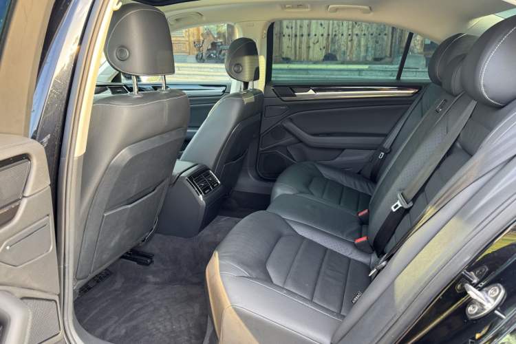 Used Volkswagen Phideon 2018 Revised Version 380TSI Two-Wheel Drive Business Edition
