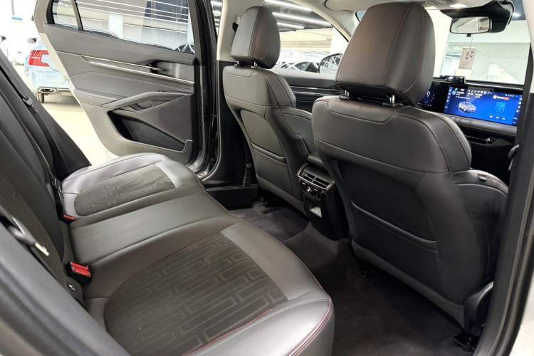 Used Ford Mondeo 2023 EcoBoost 180 Luxury Model
