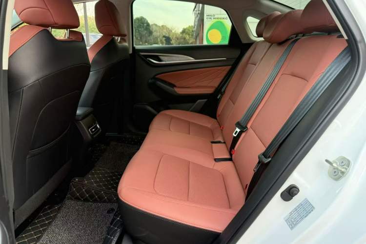 Used Changan Eado 2025 PLUS 1.4T Dual-Clutch High-Energy Version
