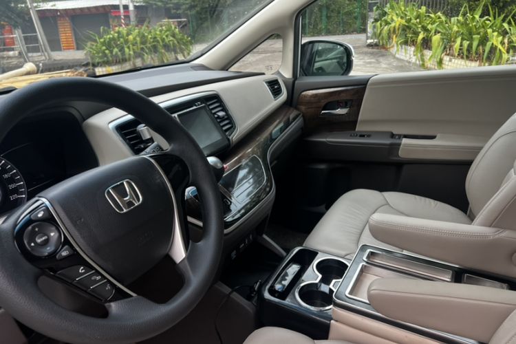 Used Honda Odyssey 2015 Revised 2.4L Luxury Edition
