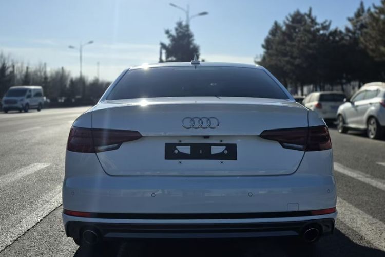 Used Audi A4L 2018 30th Anniversary Edition 40 TFSI Fashion Model
