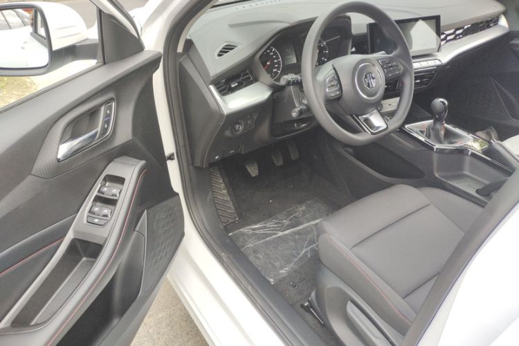 Used MG 5 2023 180 DVVT Manual Fashion Edition
