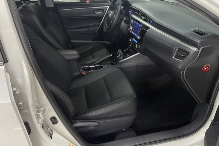 Used Toyota Corolla 2016 Dual-Engine 1.8L E-CVT Elite Edition
