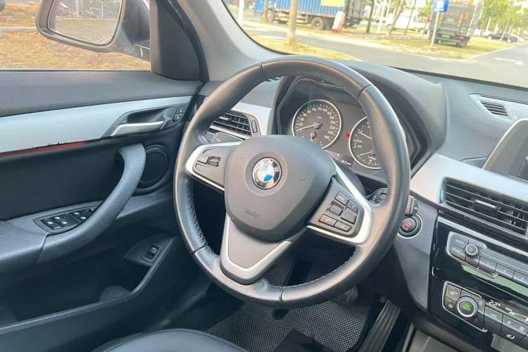 Used BMW X1 2018 sDrive20Li Leading Model
