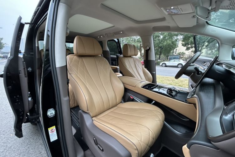 Used Denza D9 2022 DM-i 970 Four-Wheel Drive Prestige Model
