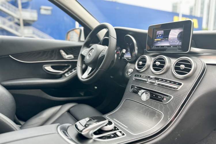 Used Mercedes-Benz C-Class 2015 C 200 station wagon

