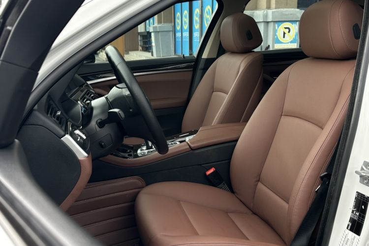 Used BMW 5 Series 2014 525Li Leading Model
