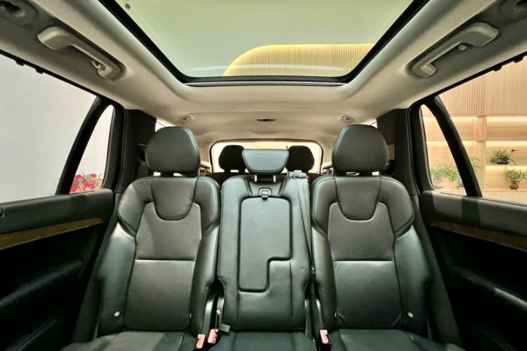 Used Volvo XC90 2019 T6 Zhiyi Edition 7-Seater China VI Standard
