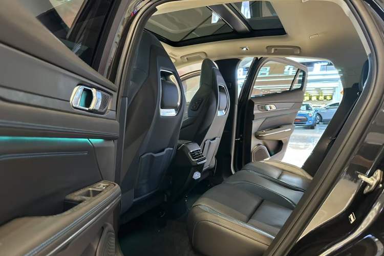 Used Lynk & Co 05 2022 2.0T Two-Wheel Drive Shine Halo
