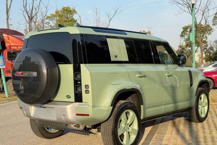 Used Land Rover Defender 2023 110 3.0T P400 75th Anniversary Legend Edition
